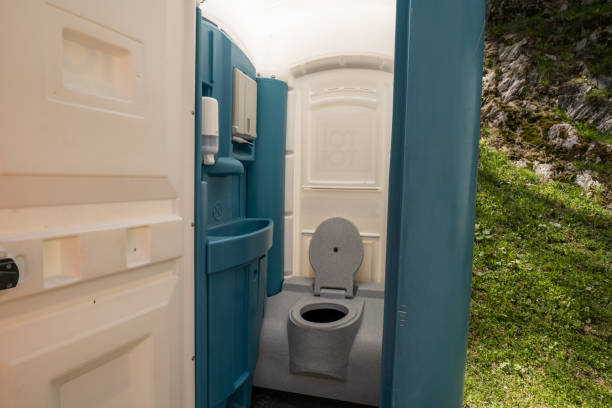 Best Affordable portable toilet rental  in Charlevoix, MI