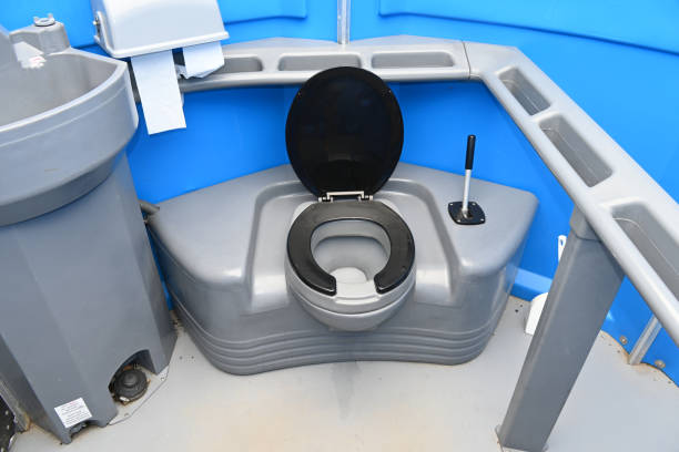 Best Portable restroom trailer rental  in Charlevoix, MI